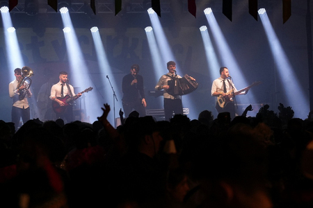 PETEK POD ŠOTOROM FOTO TINE ŠUBIC (7)